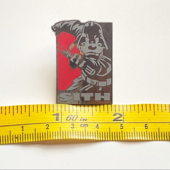 Disney Goofy Sith Enamel Pin - Picture 4 of 4